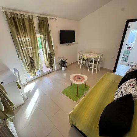 Erika Vito 2, Pula, Croatia *